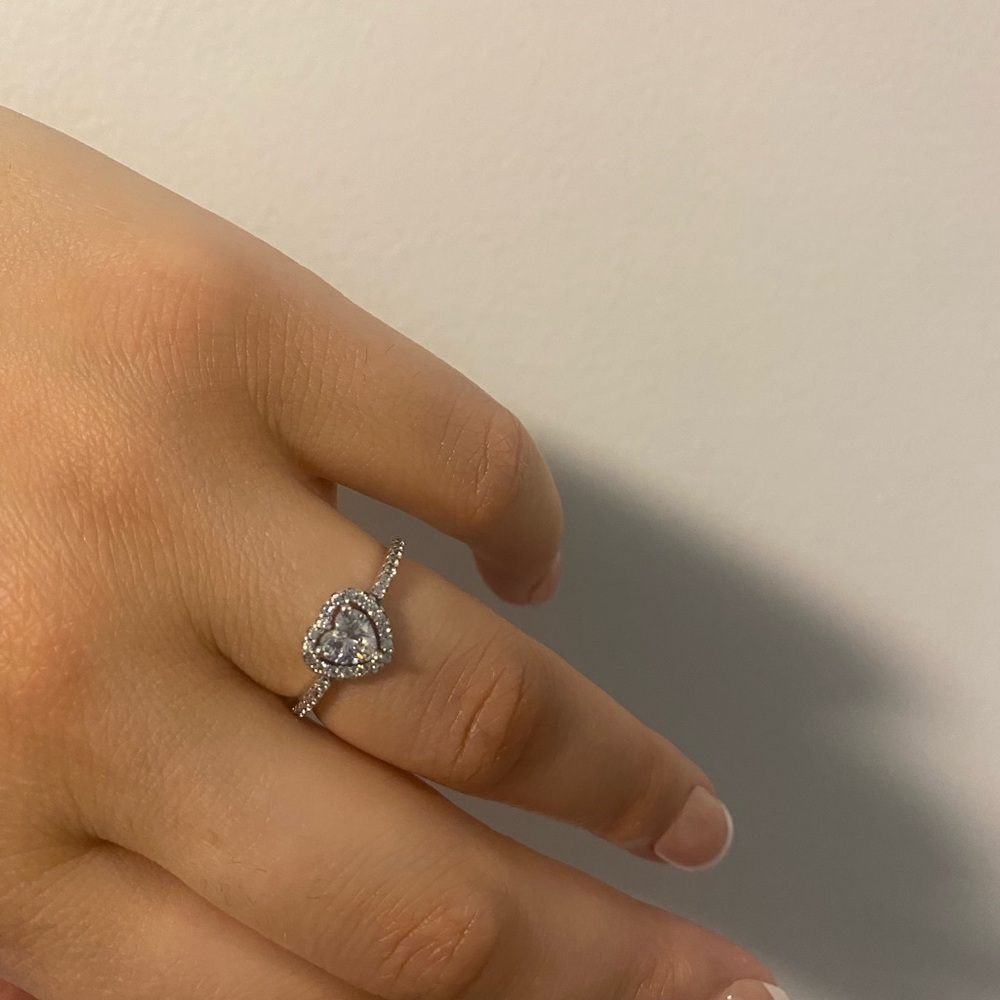 Elegant Silver Heart Ring